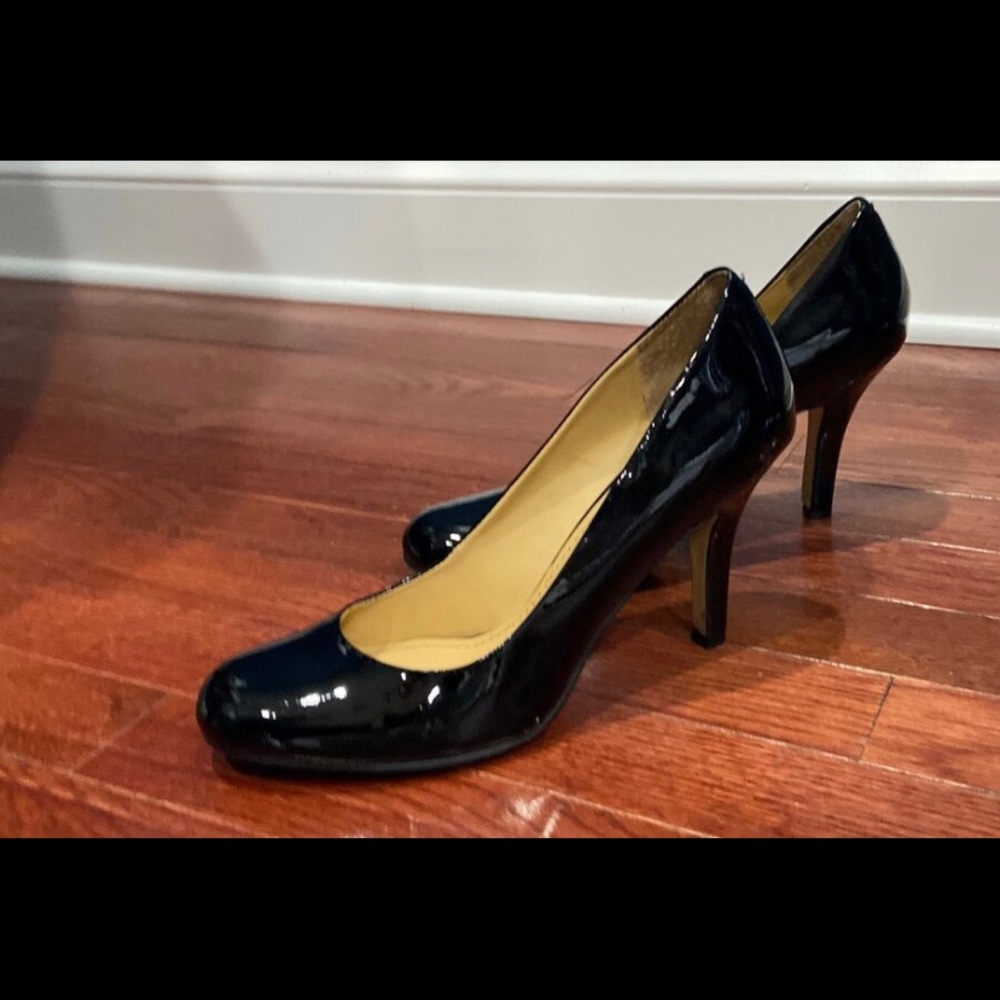 Nine West Roundtoe Pumps - Picture 3 of 4